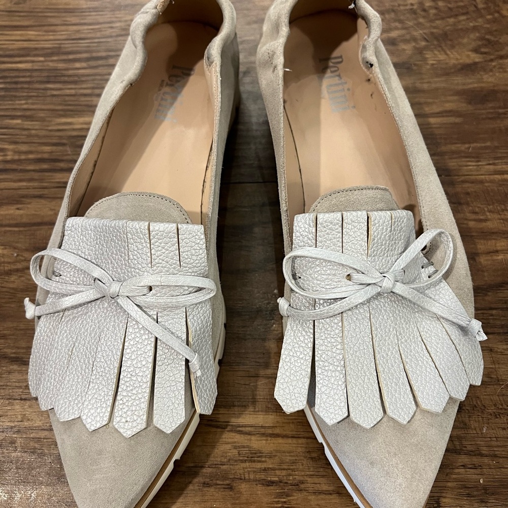 Pertini 🔥 Women's Beige Silver Loafers Fringe Detail Size 38